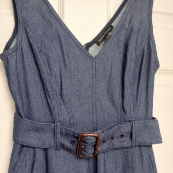 NWT Banana Republic Denim V-Neck Dress, size 4 - Picture 4 of 16